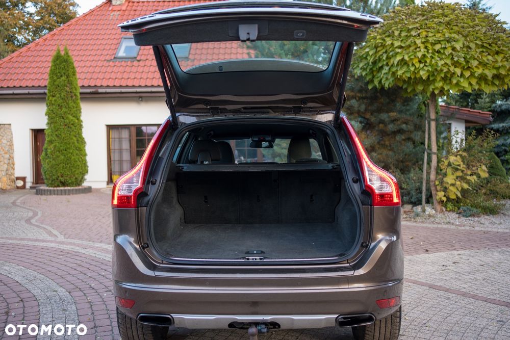 Volvo XC 60 D4 Geartronic Summum - 9