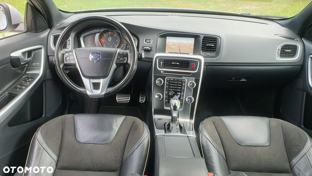 Volvo V60 D4 Geartronic R-Design - 6