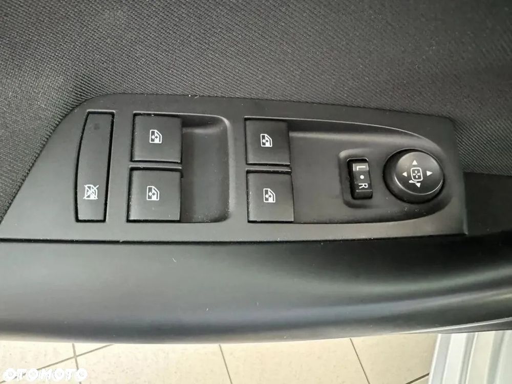 Opel Astra 1.2 T Elegance S&S - 23