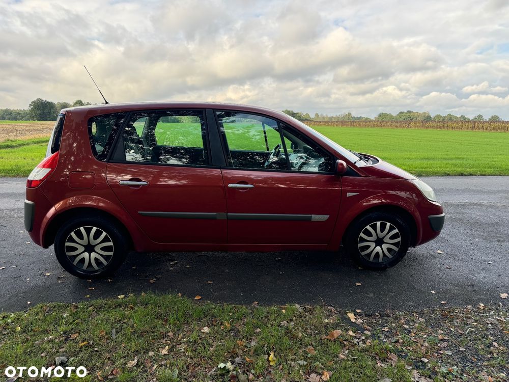 Renault Scenic 1.6 16V Confort Expression - 6