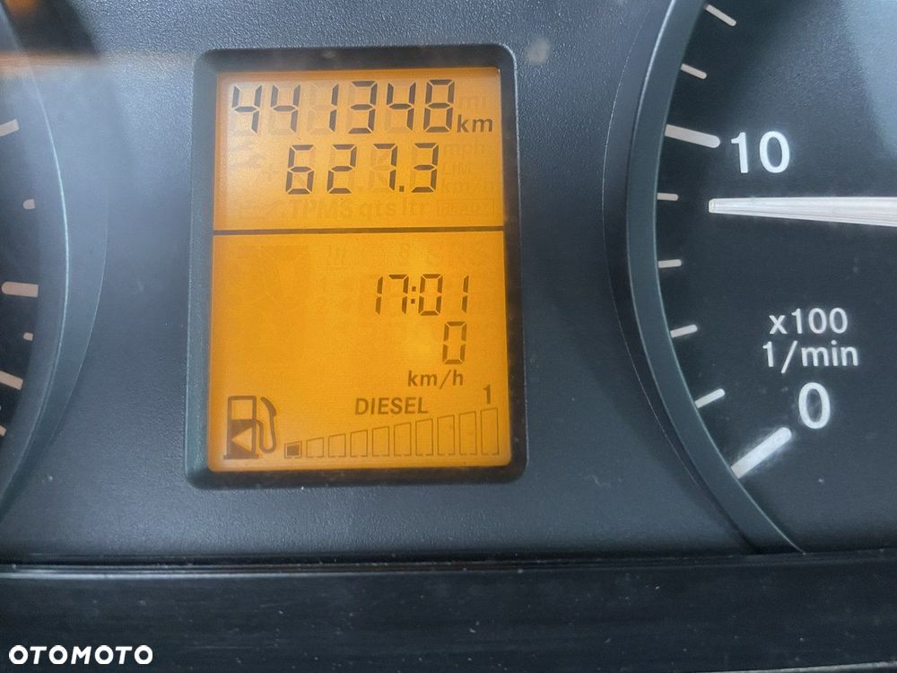 Mercedes-Benz Sprinter - 14