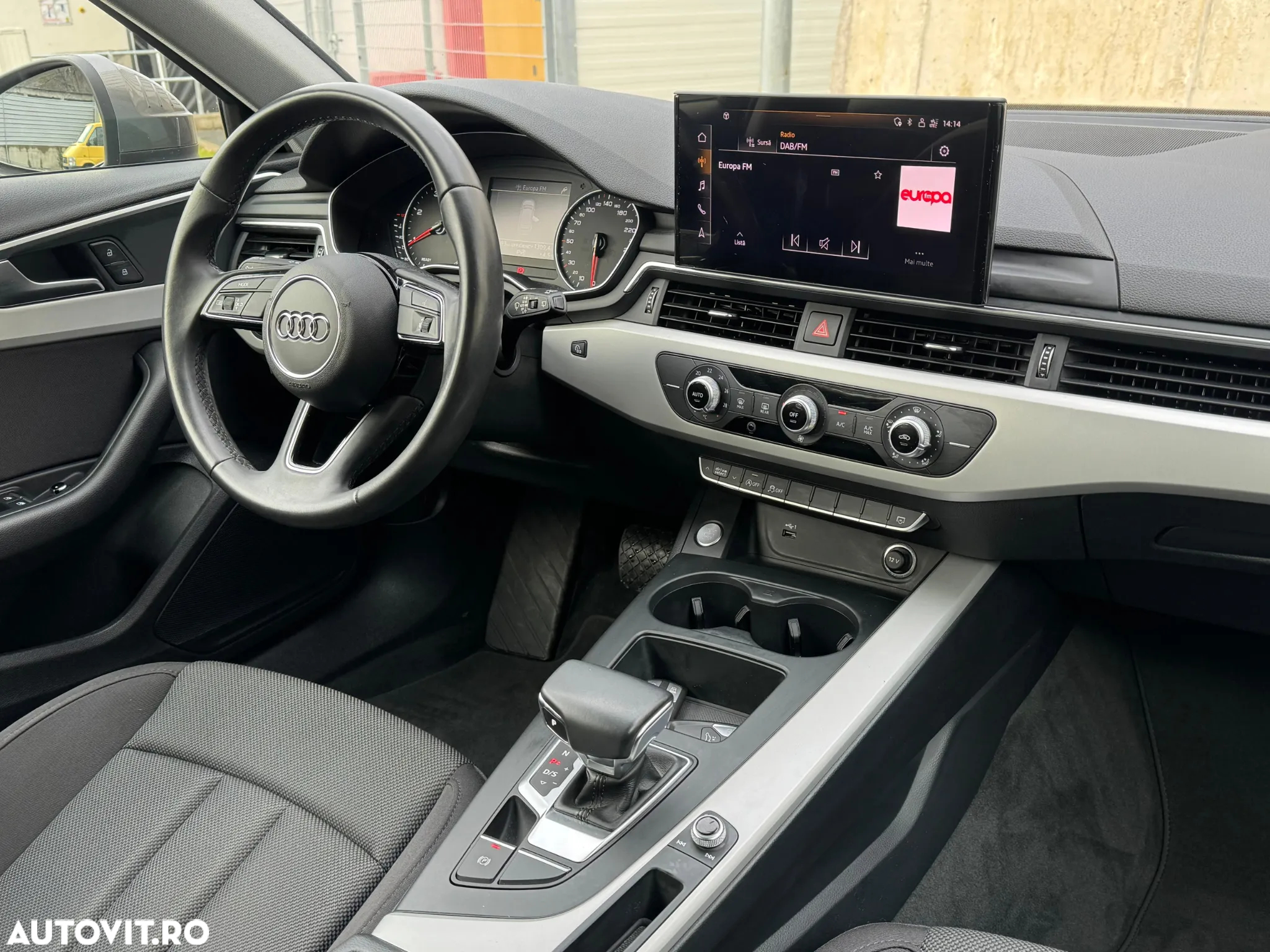 Audi A4 Avant 30 TDI S tronic - 9