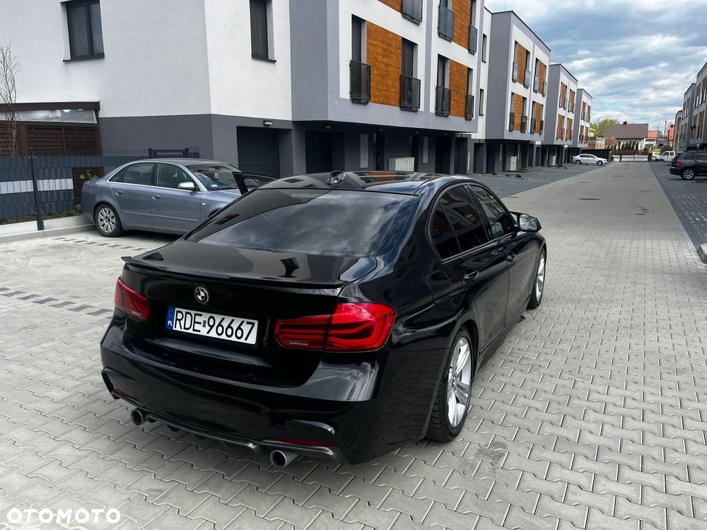 BMW Seria 3 330i Sport Line - 4