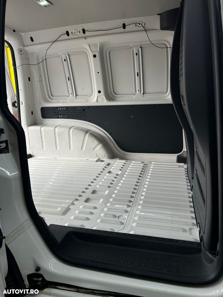 Volkswagen Caddy - 16