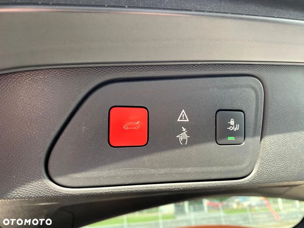 Peugeot 3008 1.2 PureTech Allure Pack S&S EAT8 - 17