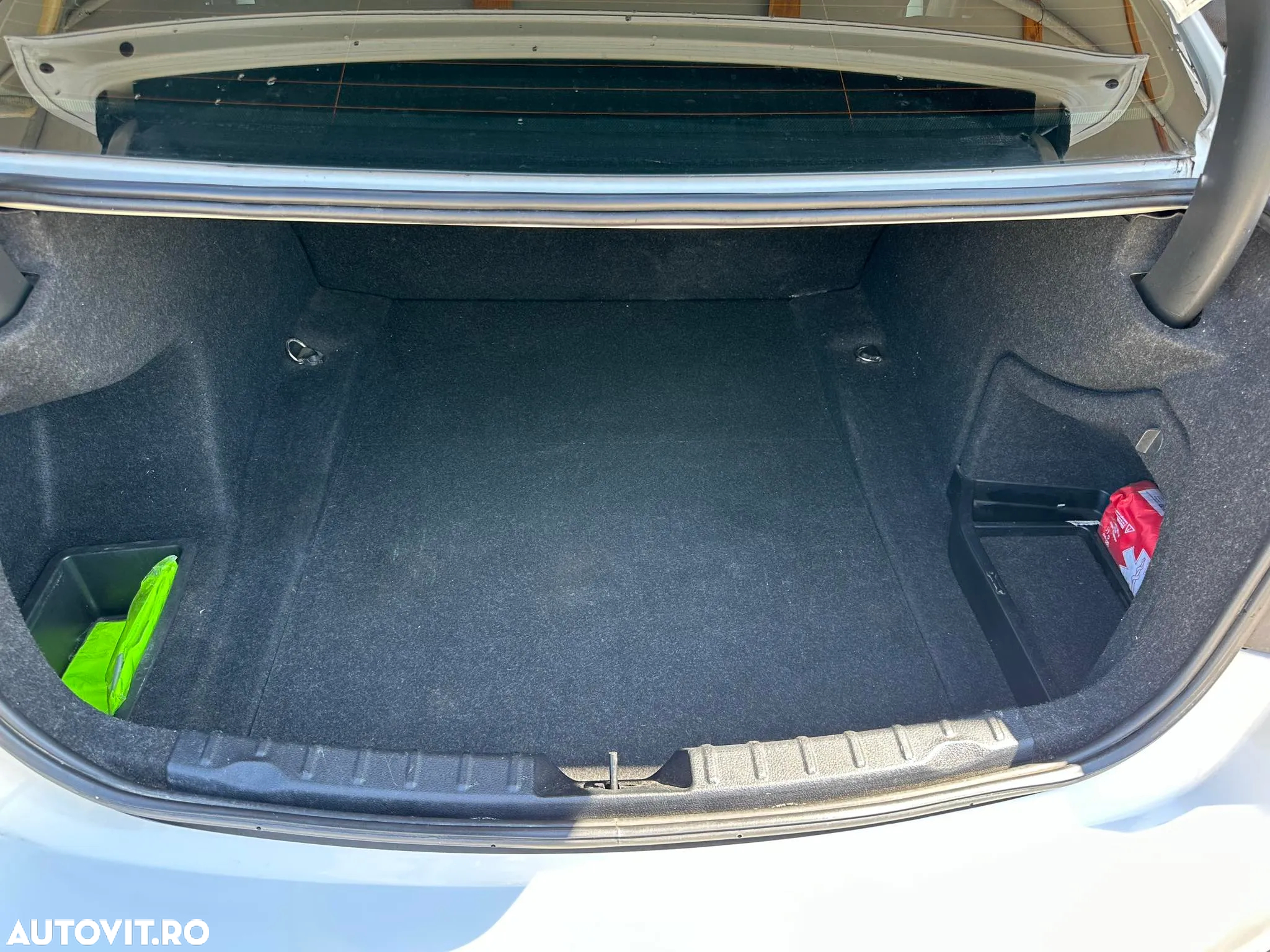 BMW Seria 3 318d Aut. - 8