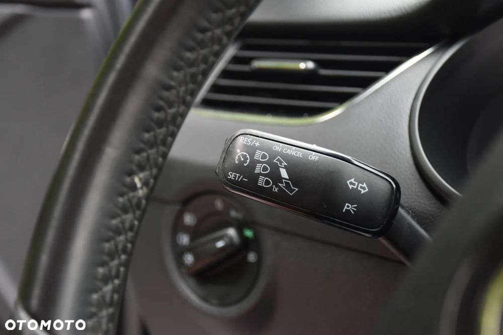 Skoda Octavia 1.6 TDI DSG Style - 25