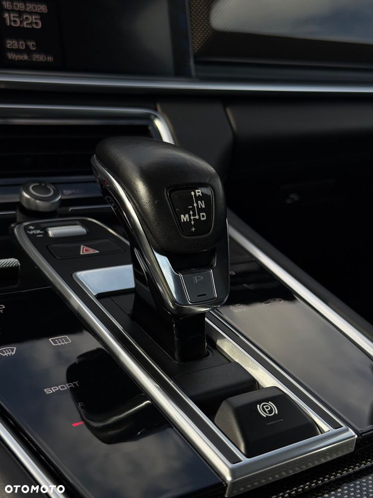 Porsche Panamera Turbo - 25