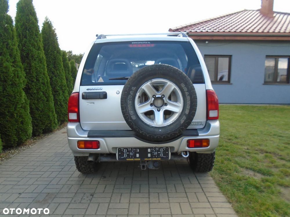 Suzuki Grand Vitara 2.0 - 9
