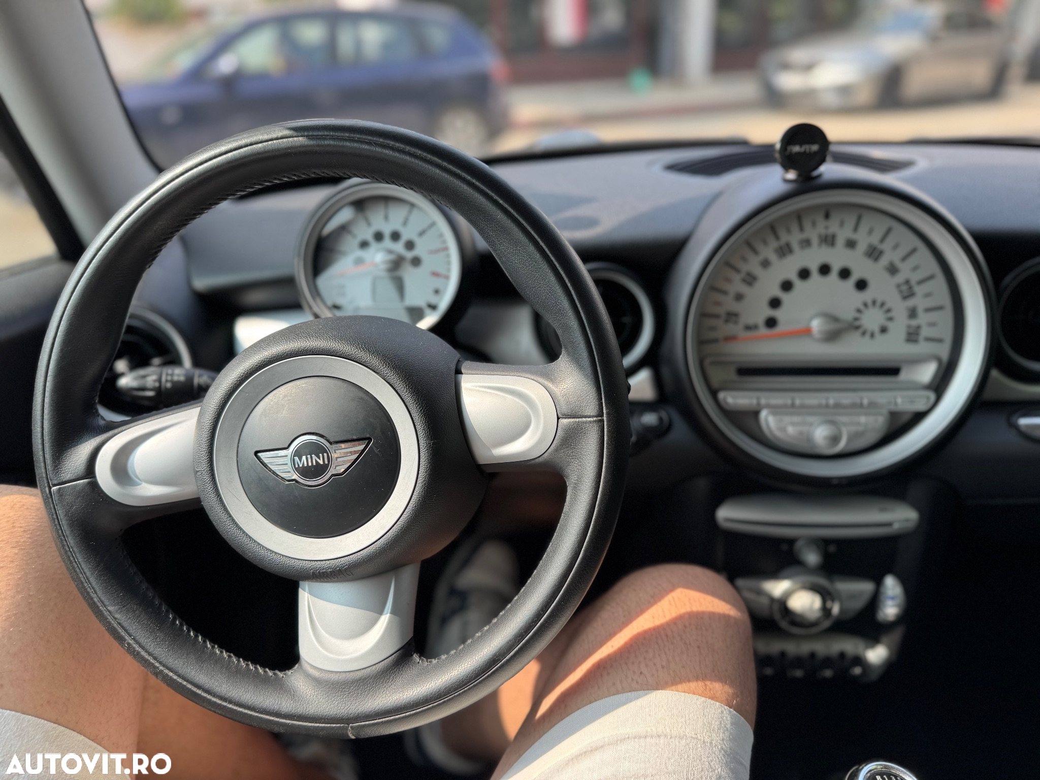 Mini Cooper 50 Mayfair - 17