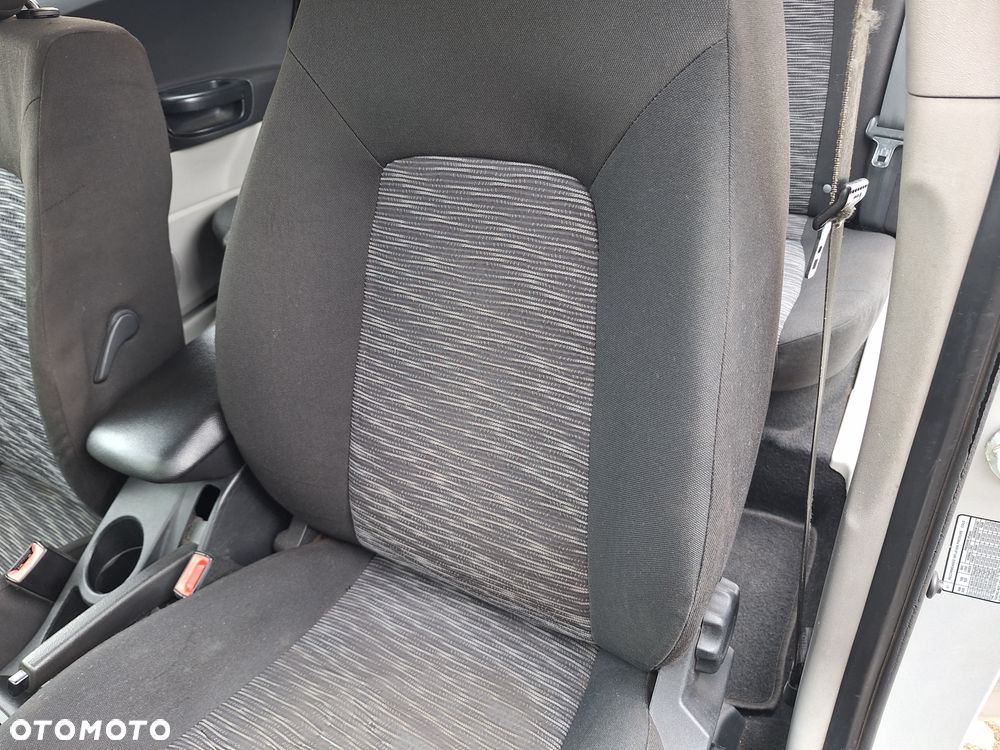 Kia Ceed - 37