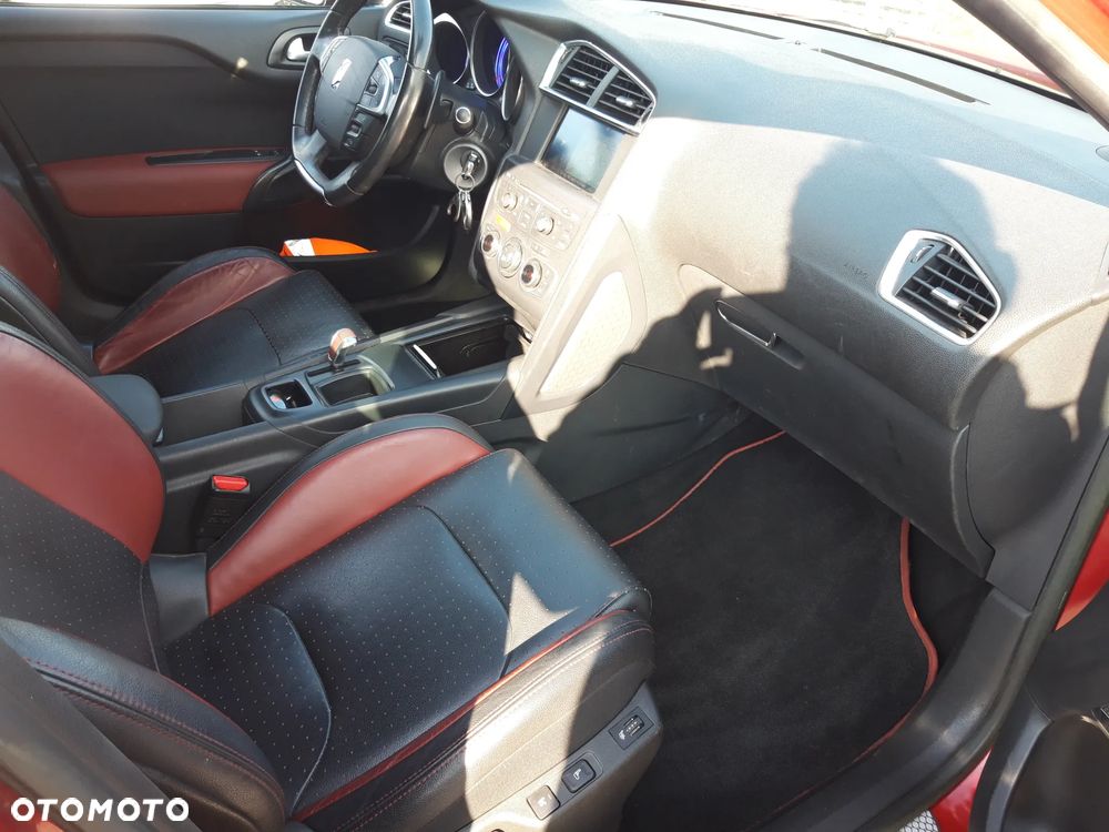 Citroën DS4 e-HDi 115 ETG6 Urban Show - 8