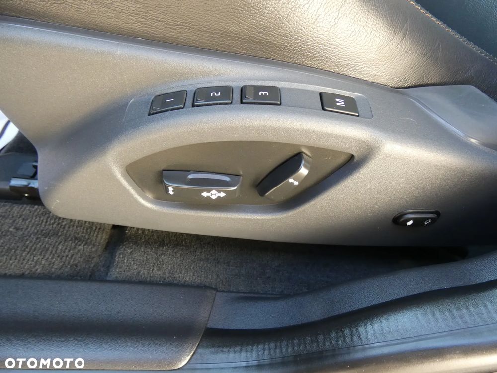 Volvo XC 60 D5 AWD Geartronic Summum - 21