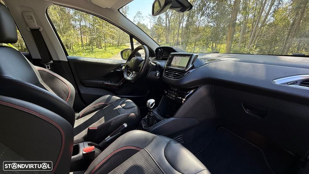 Peugeot 208 1.2 PureTech GT Line - 38