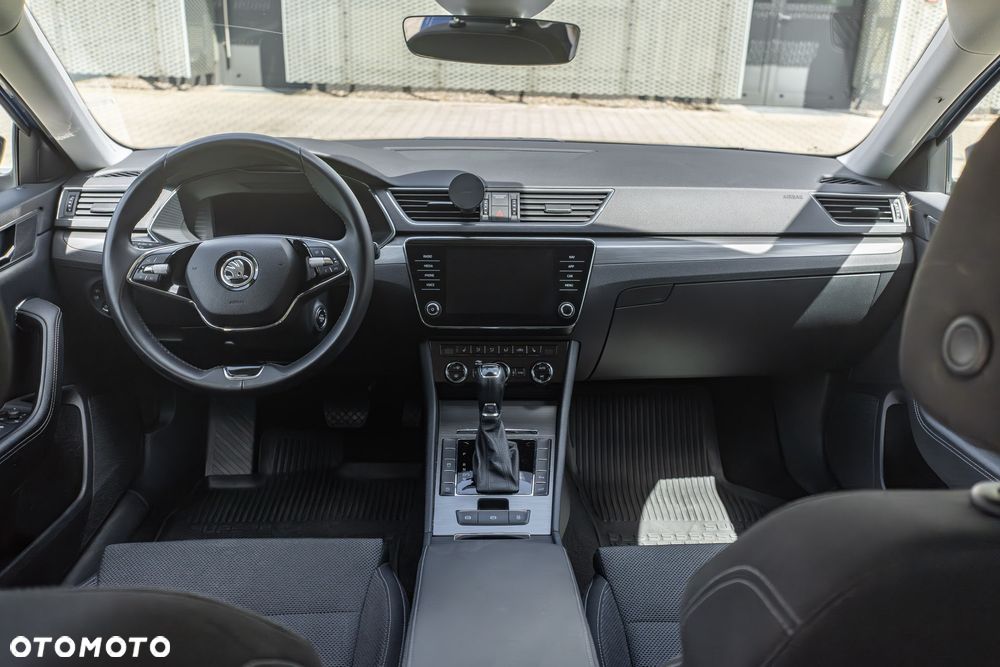 Skoda Superb 2.0 TDI SCR Style DSG - 25