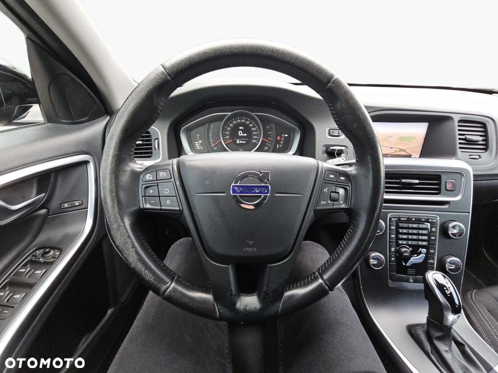 Volvo V60 Cross Country - 26