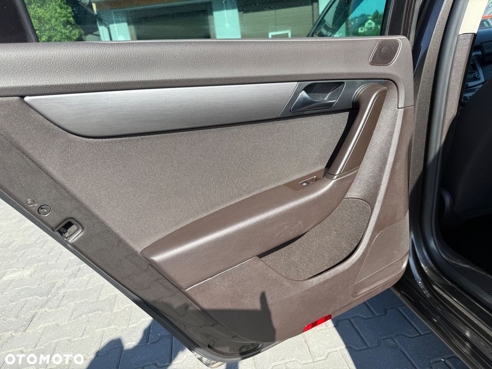 Volkswagen Passat 2.0 TDI Comfortline DSG - 12