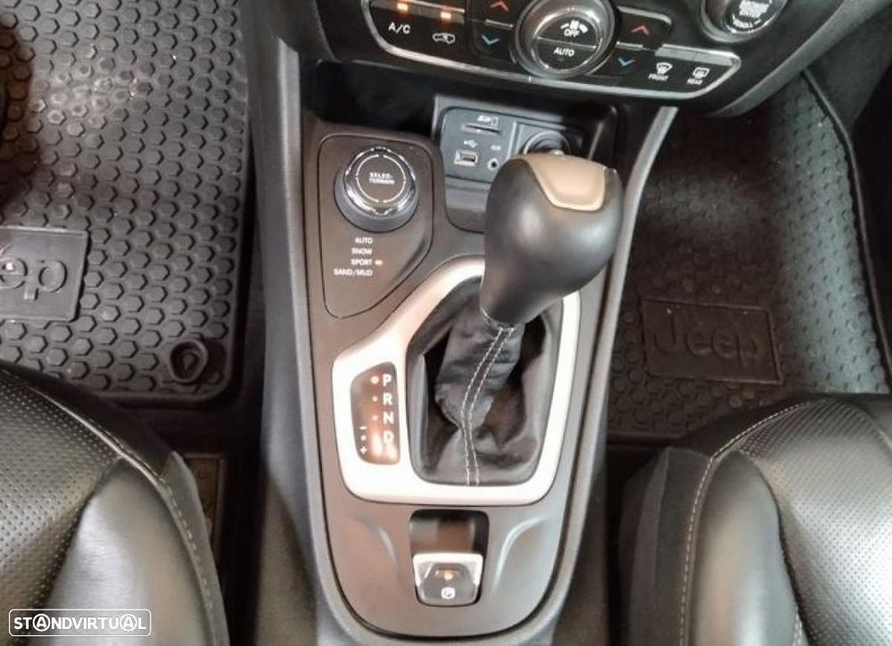 Jeep Cherokee - 4