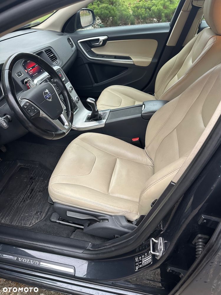 Volvo V60 D4 Drive-E Summum - 11