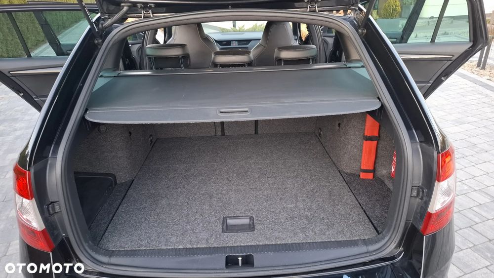 Skoda Octavia 2.0 TDI (Green tec) DSG RS - 31