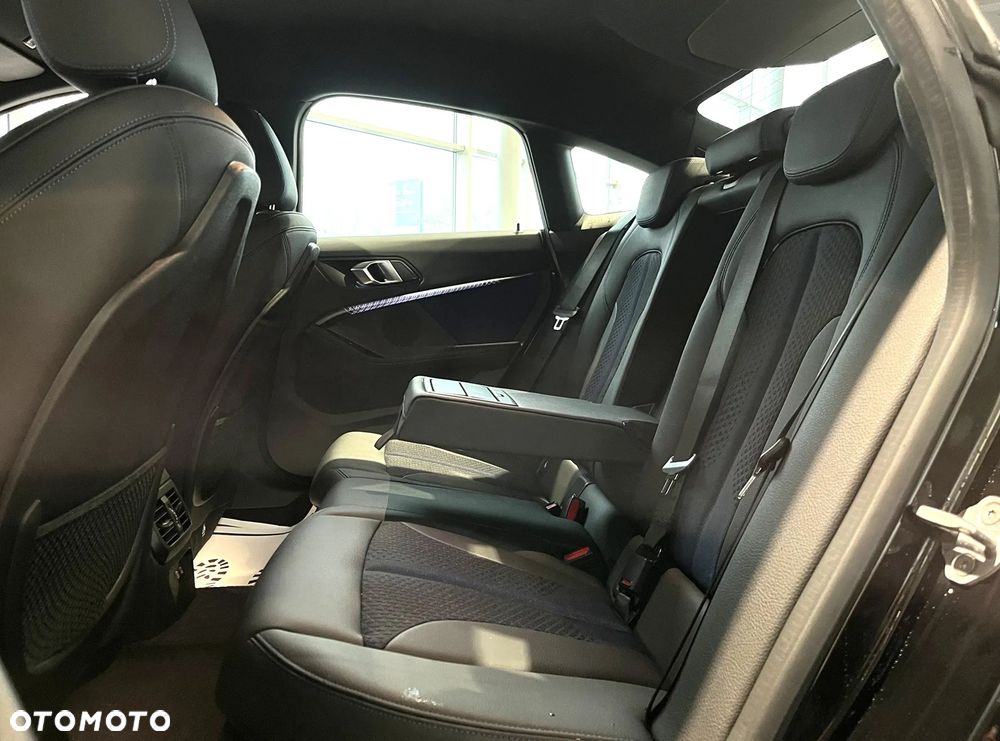 BMW Seria 2 220d M Sport - 22