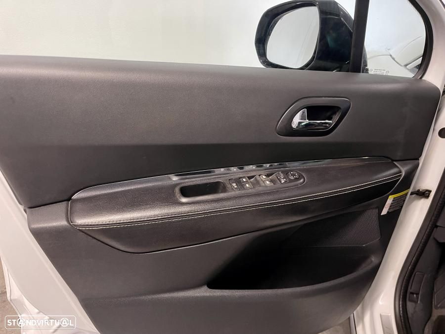 Peugeot 3008 2.0 HDi Hybrid4 - 23