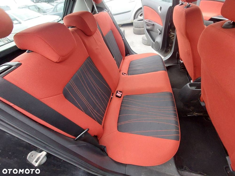 FOTELE KOMPLET LEWY PRAWY KANAPA TYŁ + BOCZKI OPEL CORSA D 5D - 5