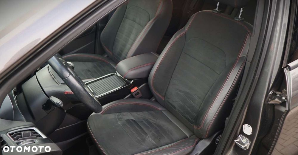 Ford Kuga - 12