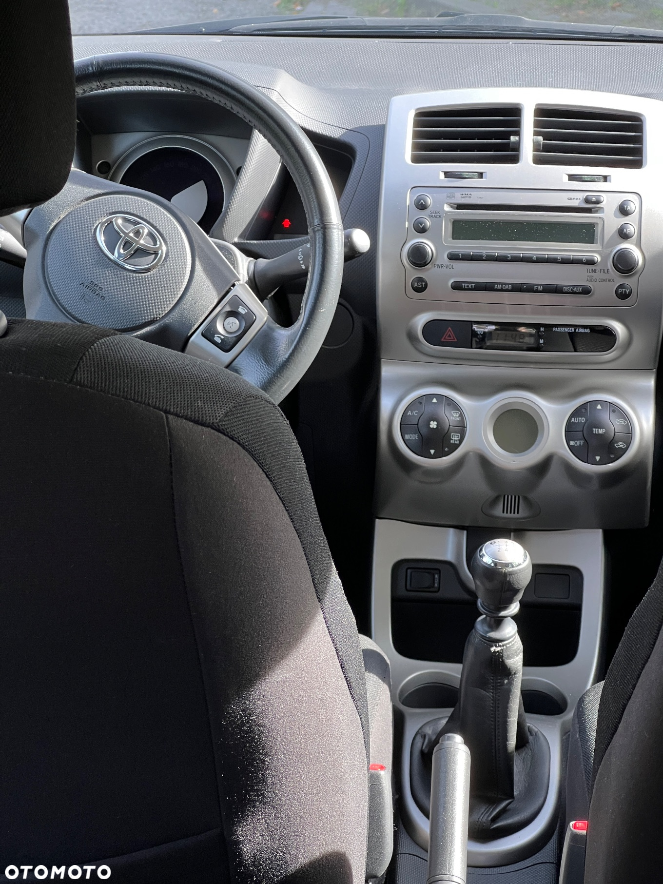 Toyota Urban Cruiser 1.33 Sol - 22