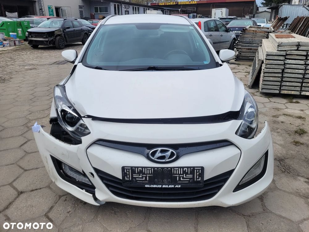 Hyundai i30 blue 1.6 CRDi YES Gold - 2