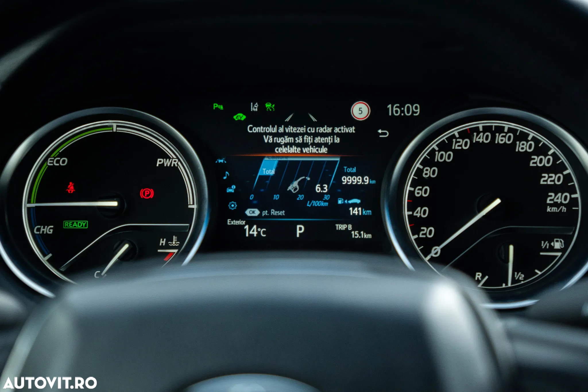 Toyota Camry 2.5 Hybrid Business - 36