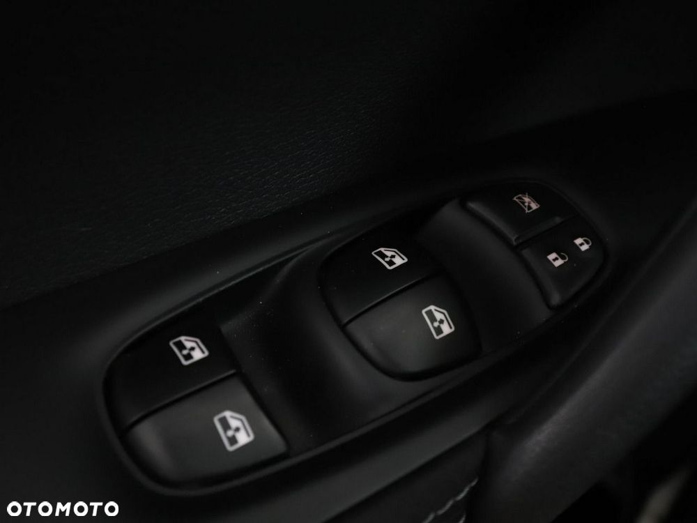 Nissan Qashqai 1.2 DIG-T N-Connecta Xtronic - 33