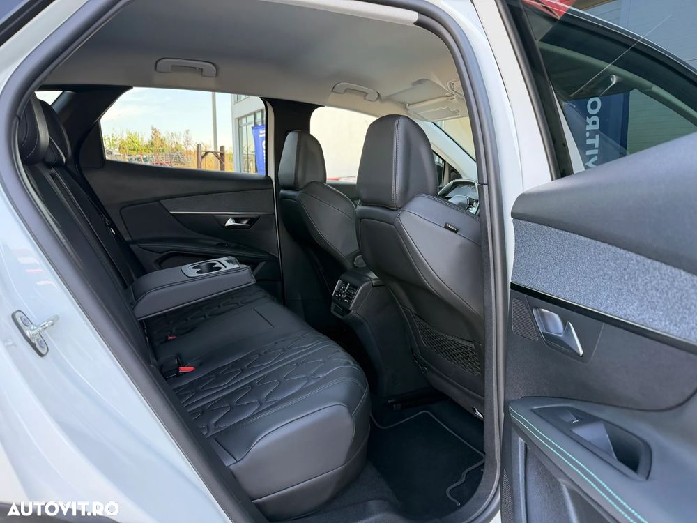 Peugeot 3008 PHEV 300 EAT8 4X4 GT - 11