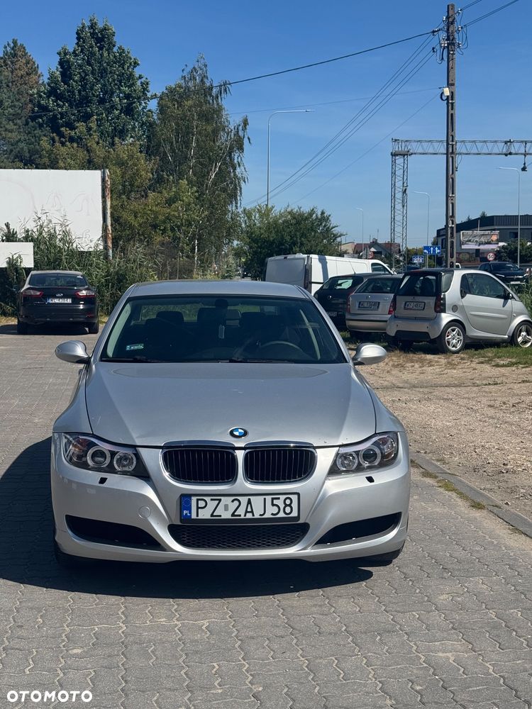 BMW Seria 3 318i - 1