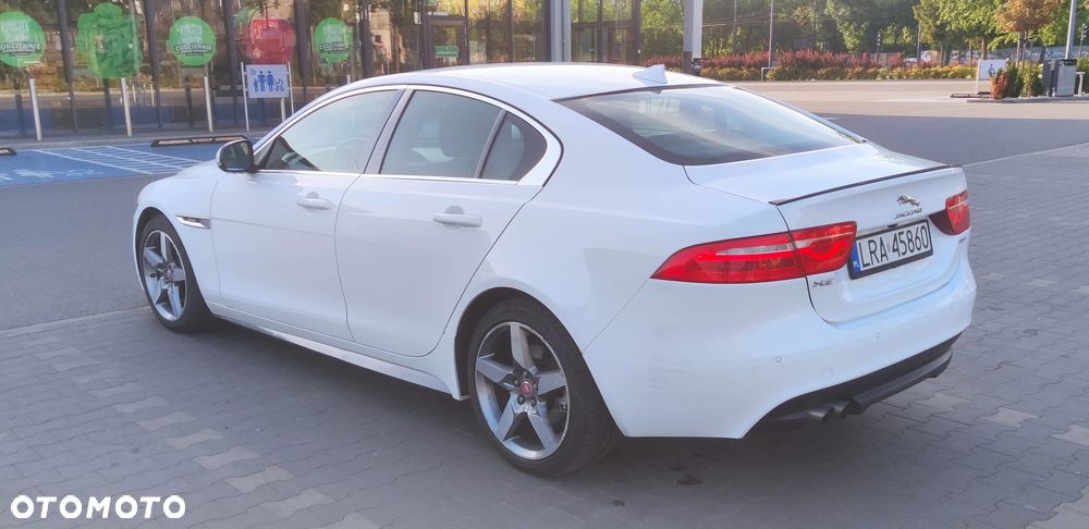 Jaguar XE 20d R-Sport - 11