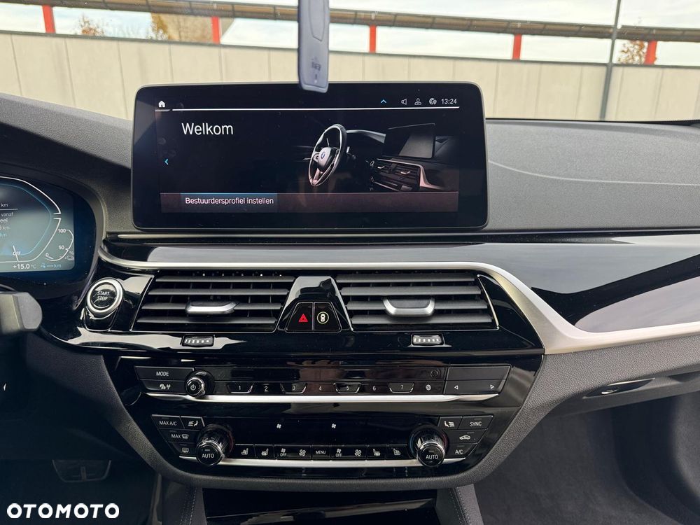 BMW Seria 5 530e xDrive M Sport sport - 8