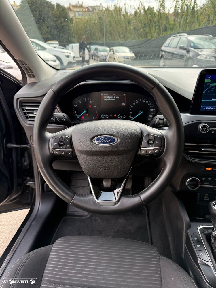 Ford Focus 1.0 EcoBoost S&S TITANIUM X - 16