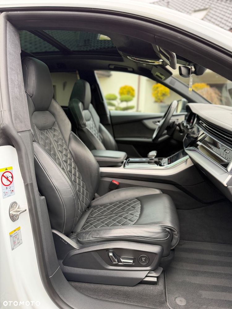 Audi Q8 55 TFSIe quattro tiptronic competition plus - 10