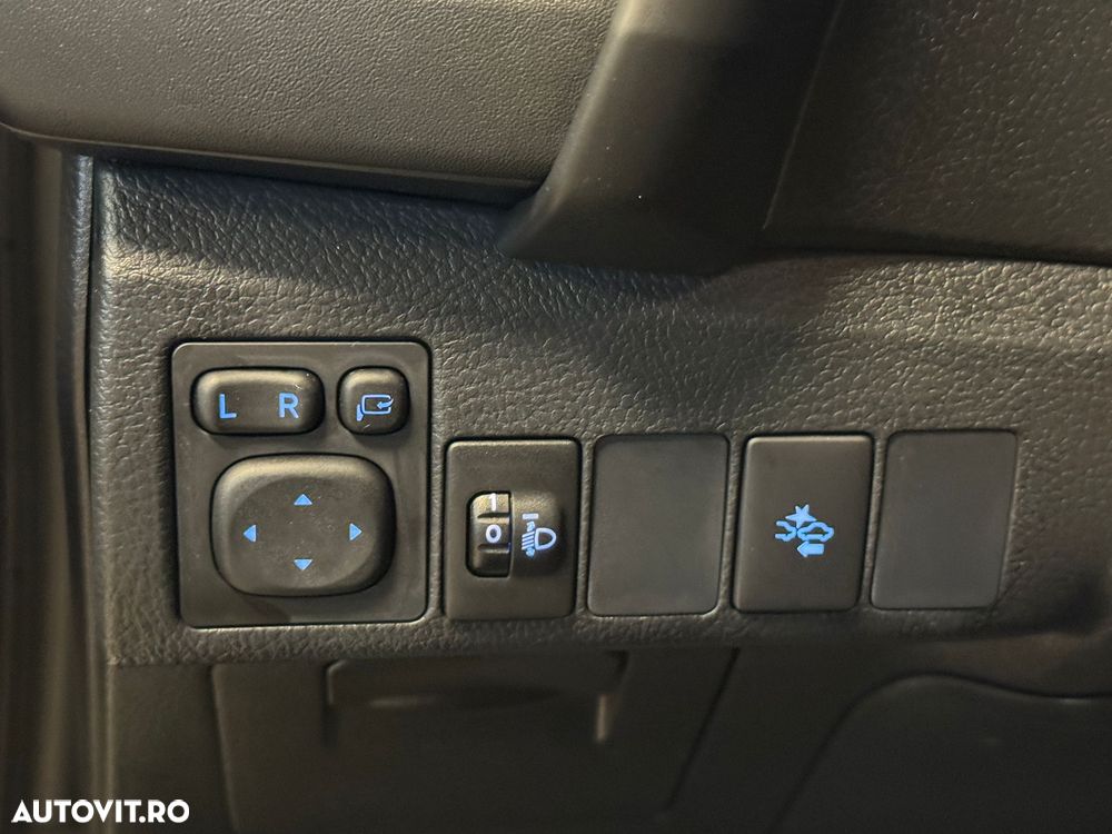 Toyota Auris 1.8 L VVT-i Sol + - 11