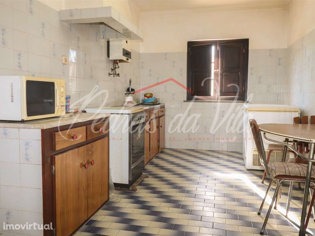 Excelente moradia T5 com anexo, quintal e garagem - Vila Nova de Mi... - Grande imagem: 5/45