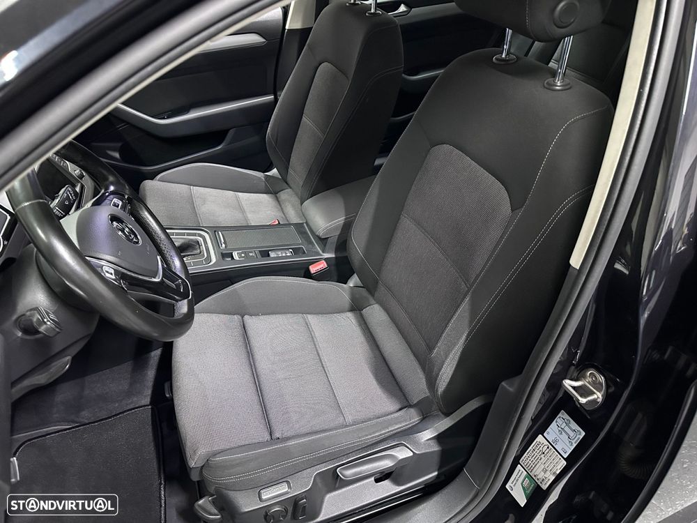 VW Passat Variant 2.0 TDi Confortline DSG - 12