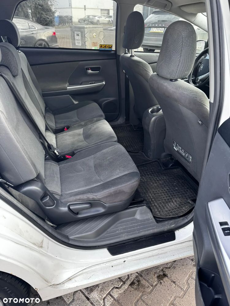 Toyota Prius (Hybrid) - 10