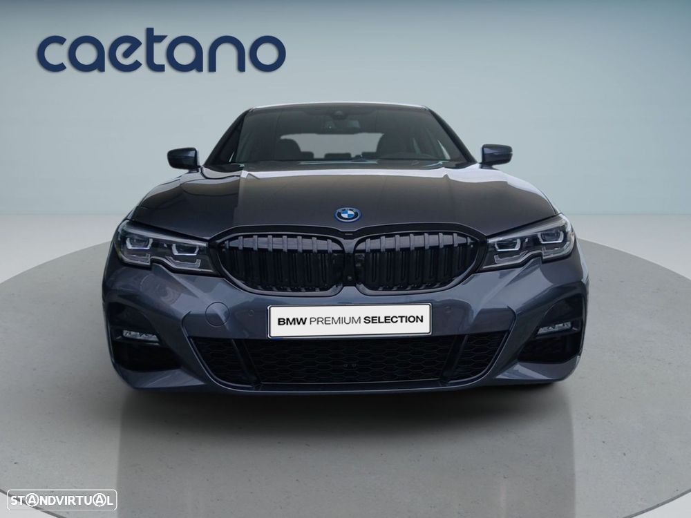 BMW 330 e Pack Desportivo M Auto - 2
