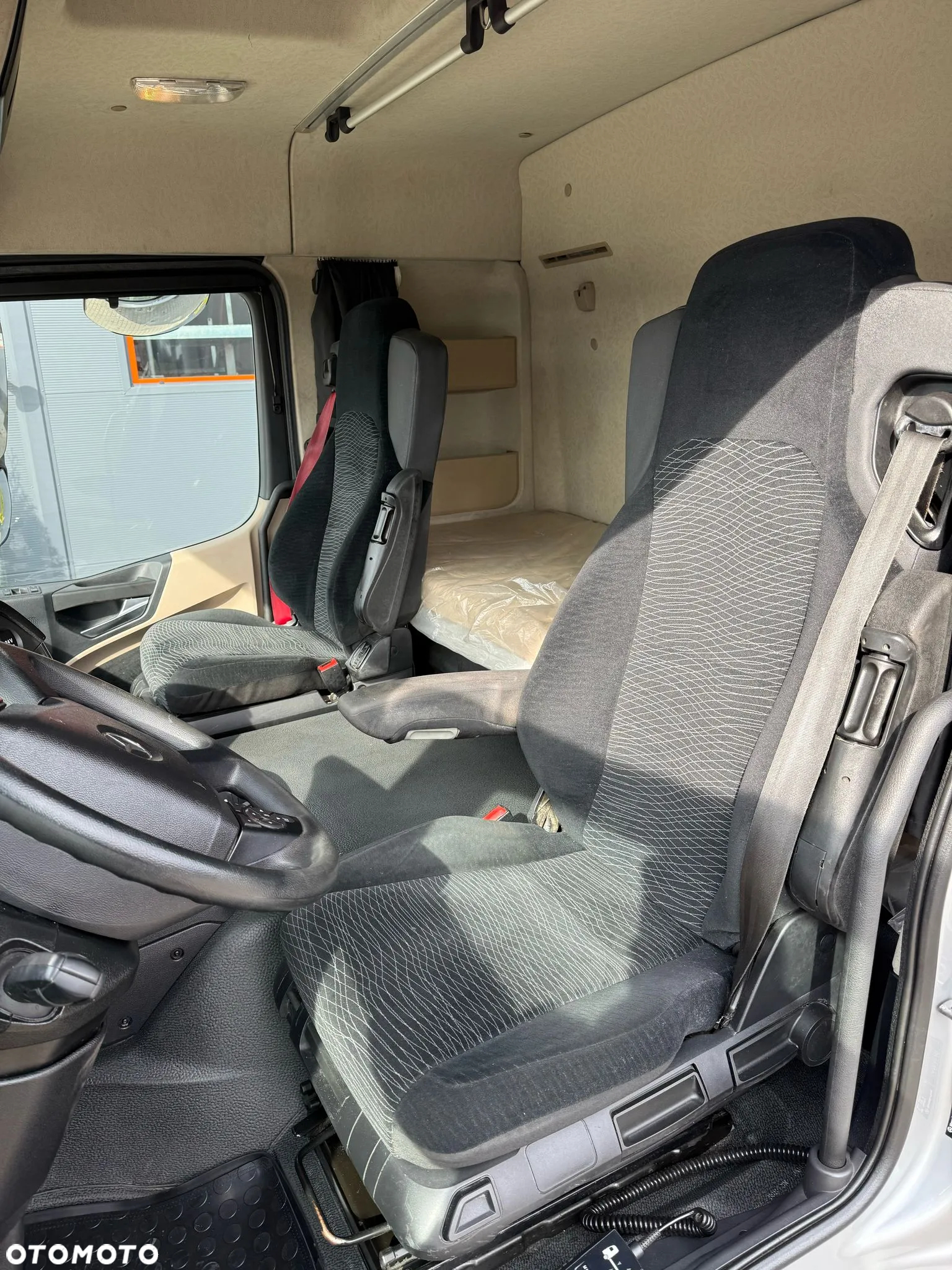 Mercedes-Benz Actros 1824 // E6 // sypialka // chłodnia 20 Epal // winda // 4x2 - 25
