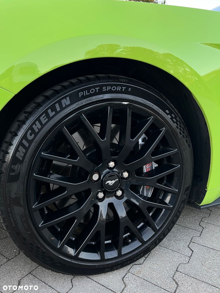 Ford Mustang 5.0 V8 GT - 24