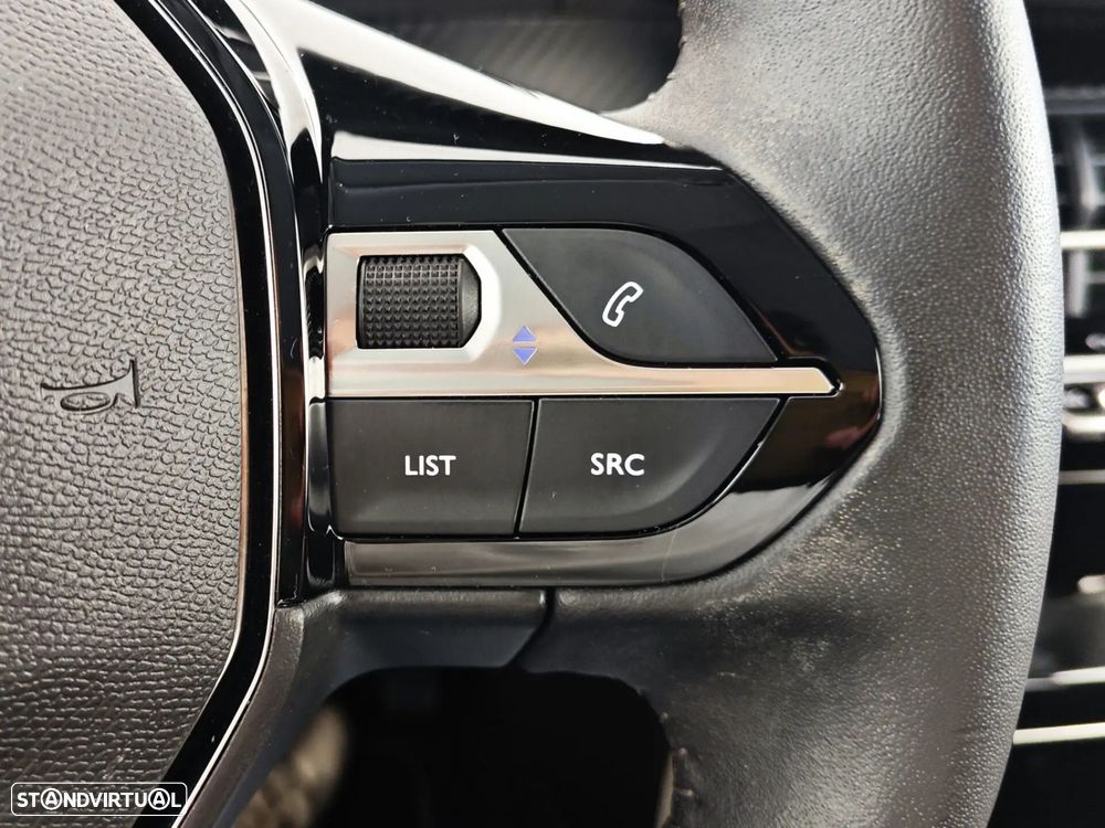 Peugeot 208 1.2 PureTech Allure Pack - 44