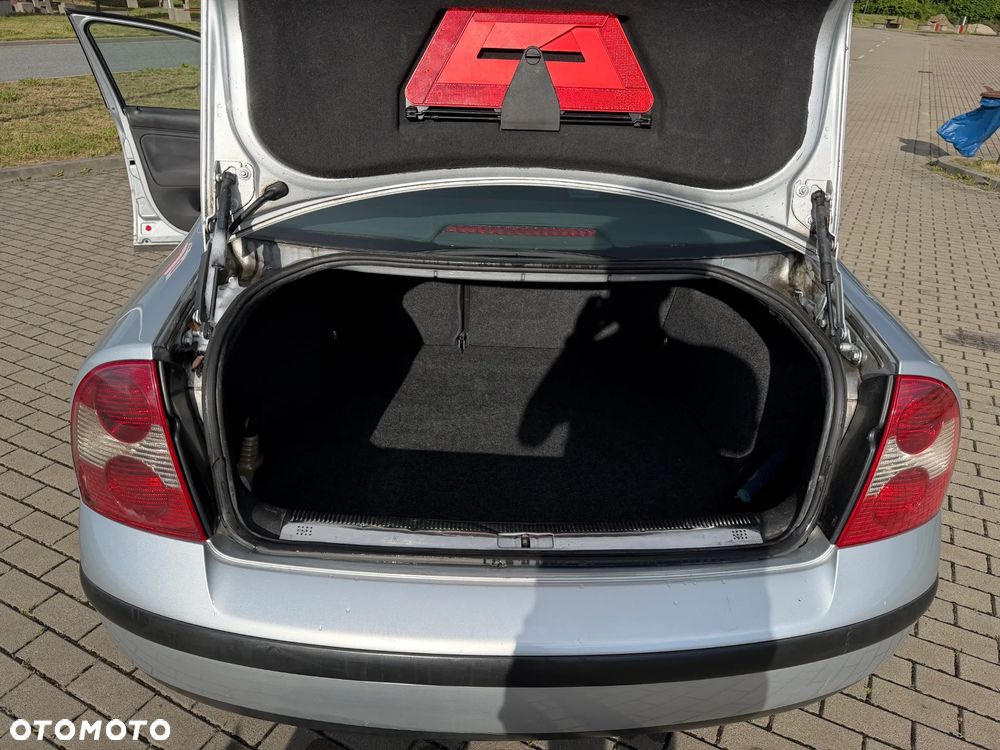 Volkswagen Passat 1.9 TDI Comfortline - 17