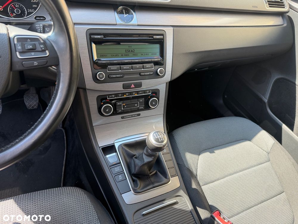 Volkswagen Passat Variant 2.0 Blue TDI SCR Trendline - 14