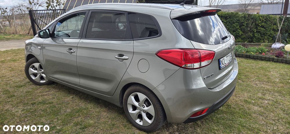 Kia Carens - 2
