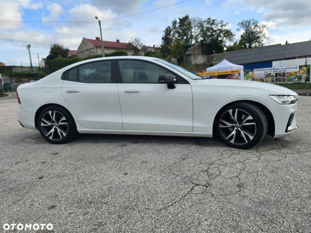 Volvo S60 T4 R-Design - 4